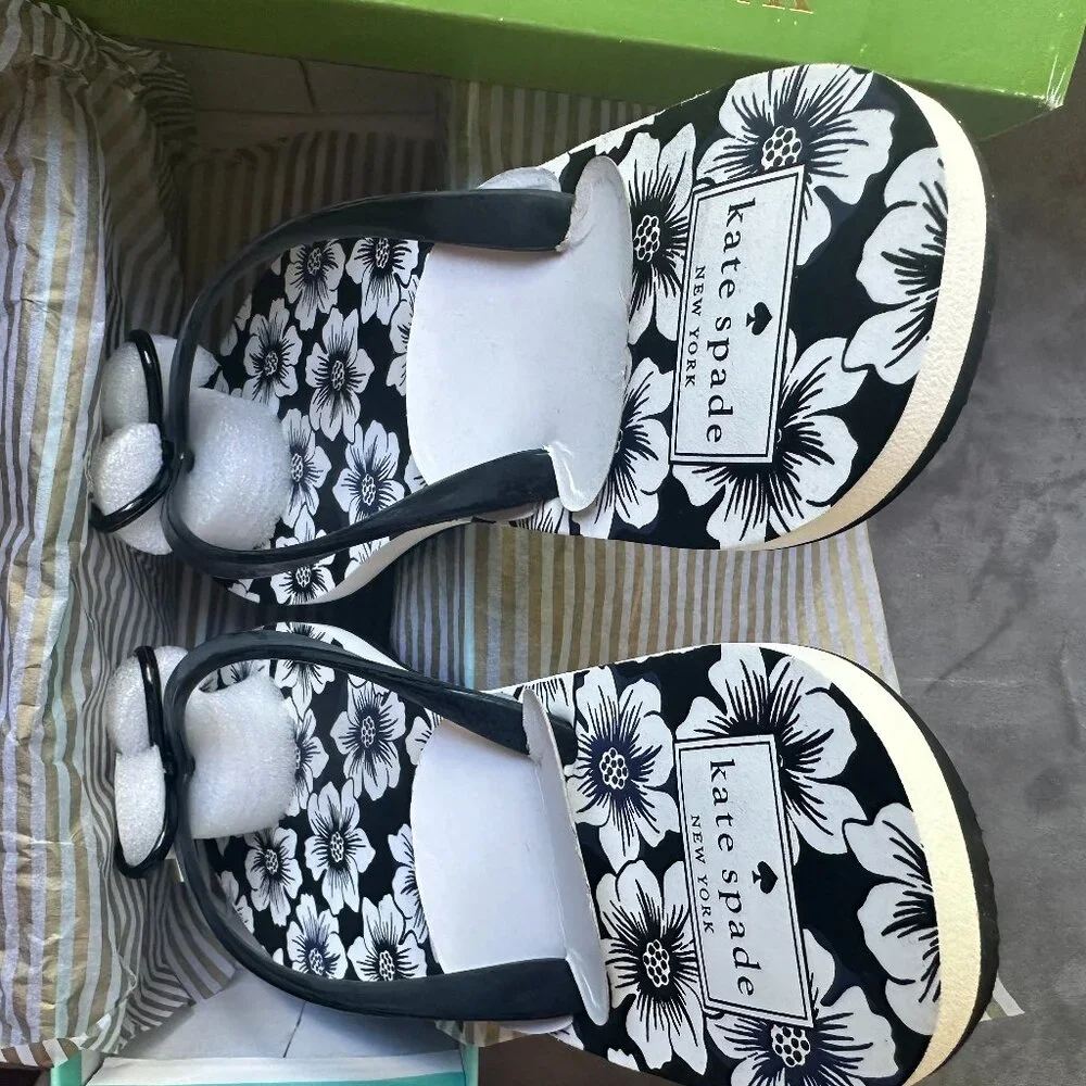 Kate Spade NOVA Sandals Flip Flops Black Shiny Rubber Hollyhock Print NIB s11